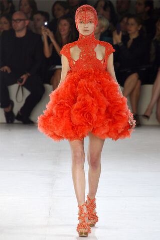 File:Alexandermcqueenss2012reddress.jpg