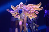 Performances/Artpop (645 KB) Performances/Artpop
