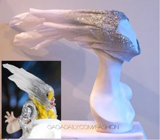 File:Lady-gaga-franc-fernandez-nye-headpiece2.jpg
