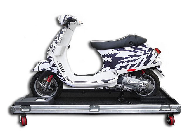 File:Ladygaga-vespa1*.jpg