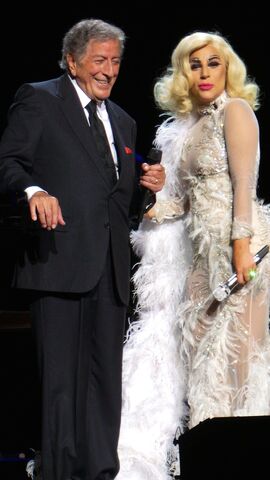 File:6-8-15 Cheek to Cheek Tour 004.jpg