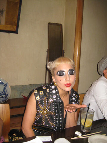 File:6-25-11 Gonpachi restaurant 002.jpg