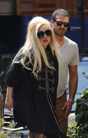File:7-22-12 Arriving at Joanne Trattoria Restaurant in NYC 002.jpg