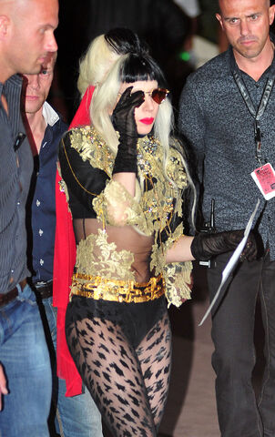 File:5-11-11 Arriving Hotel 001.jpg