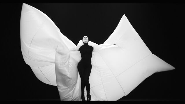 File:Applause Music Video 033.jpg