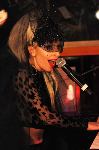 File:5-12-11 Performance at Annabel's Nightclub in London 002.jpg