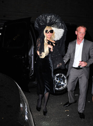 File:8-18-11 Arriving at Roseland Ballroom in NYC 001.jpg