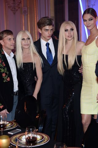 File:1-19-14 At Versace Dinner Party 004.jpg
