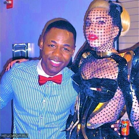 File:12-2-12 Grammy Backstage 002.jpg