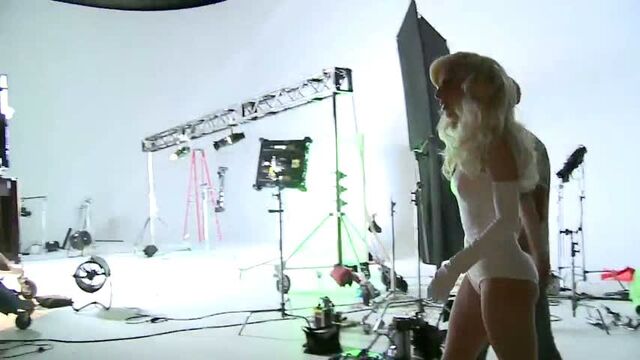 File:VideoPhone(BehindTheScenes) (1).jpg