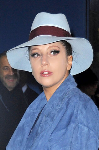 File:12-3-14 Arriving at GMA in NYC 003.jpg