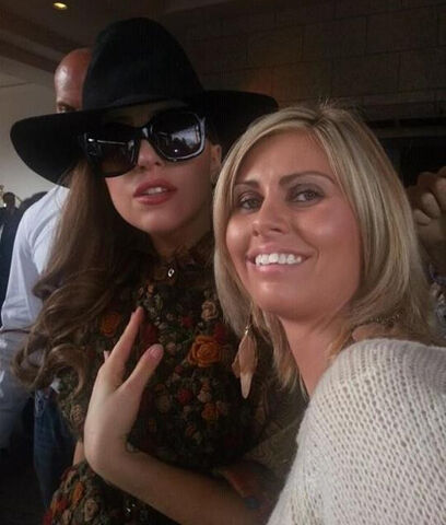 File:9-15-12 With fans in Dublin 001.jpg