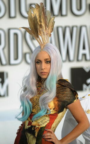 File:Gaga Carpet 14.jpg