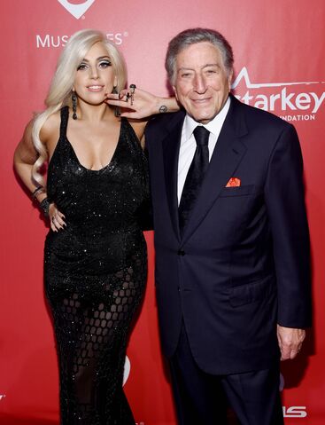 File:2-6-15 MusiCares Event 002.jpeg