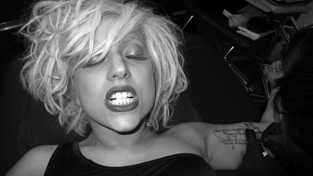 File:Img-lady-gaga-02 190542659709.jpg