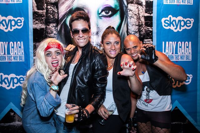 File:Skype Blue carpet 001.jpg