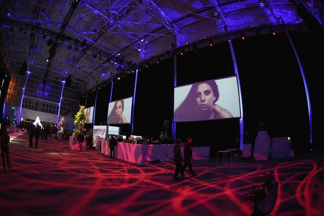 File:ARTRAVE-INSIDE-001.jpg