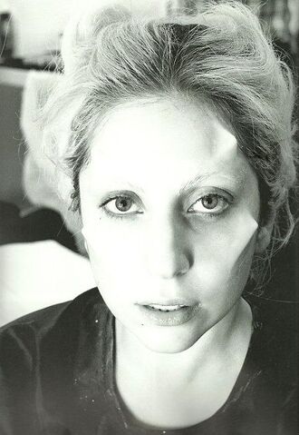 File:SHOWstudio-before-the-shoot.jpg