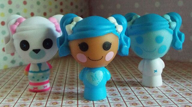 File:Micro mittens headswap.jpg