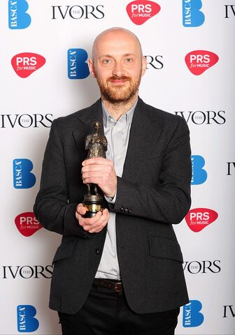 Datei:Justin Parker - Ivor Novello awards.jpg