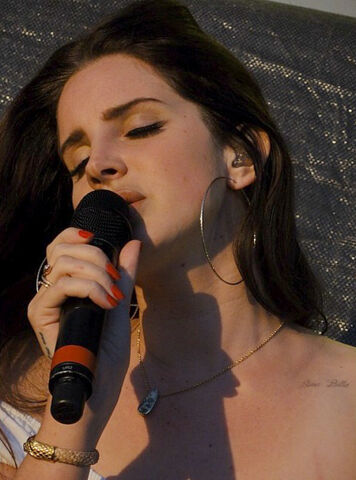 File:Tumblr n7u2vtHOHf1rk2e30o1 500.jpg