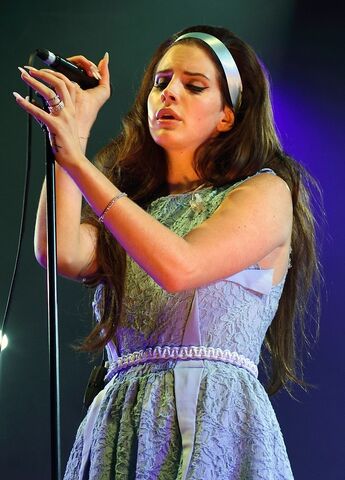 File:Lana-del-rey-spin-off-festival-06.jpg