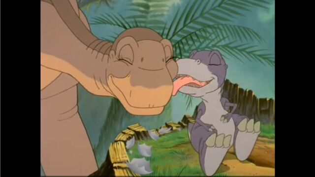 File:Chomper licks Littlefoot.jpg