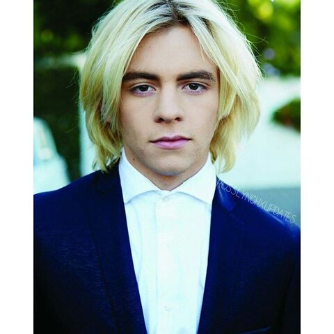 File:Ross Lynch- 123532342241546079156592118766796 n.jpg