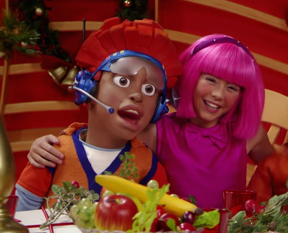 File:Nick Jr. LazyTown Pixel and Stephanie 25 - The Holiday Spirit.png