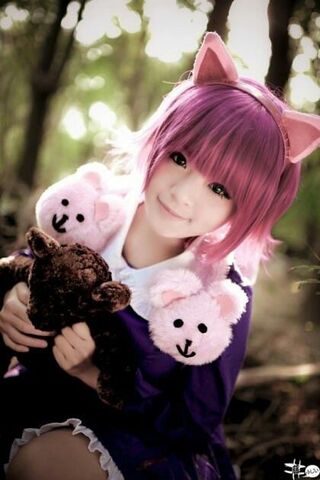 File:Izkael Found Annie Cosplay.jpg