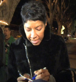 File:Nataliecolelefthanded.PNG
