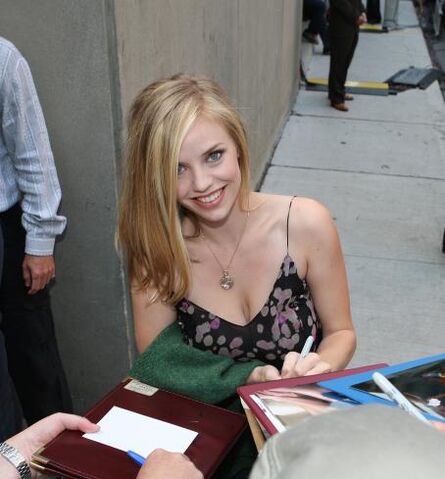 File:Kelli Garner.jpg
