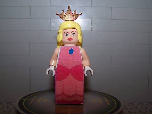 File:Lego Peach.jpg
