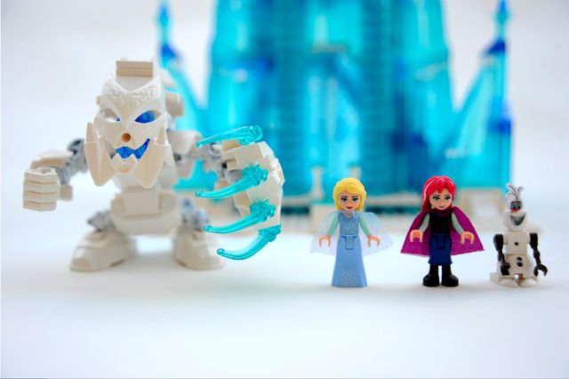 File:Frozen dolls.png