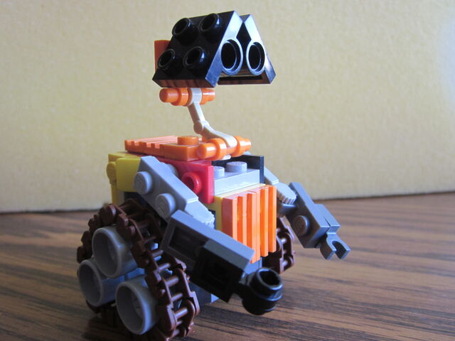 File:WallE-set.jpg