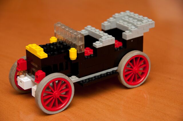 File:329 Antique Car.jpg