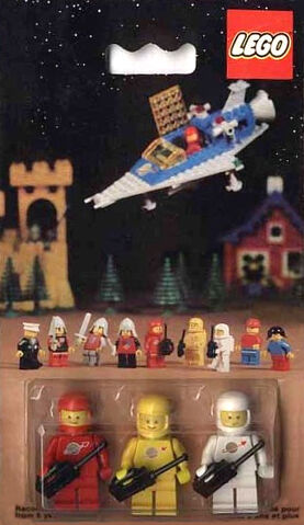 File:0015 Space Mini-Figures.jpg