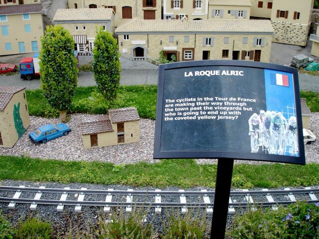 File:Lego La Roque Alric.jpg