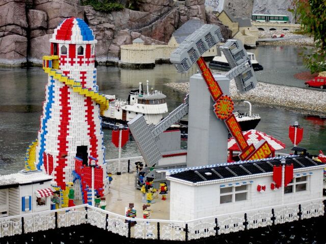 File:Lego Brighton Pier.jpg