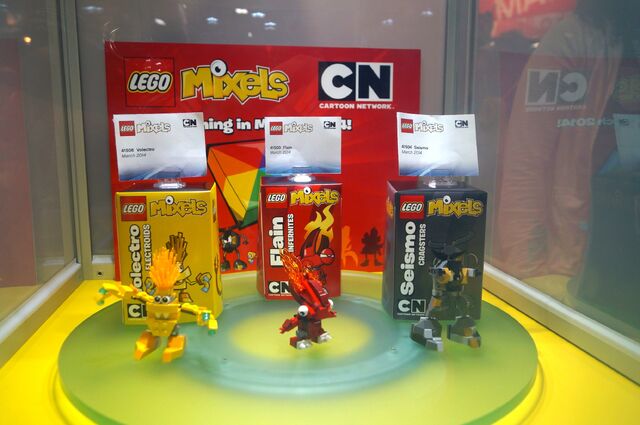 File:Mixels-Comic-Con.jpg