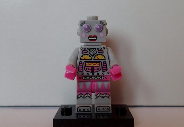 File:Lady-bot.jpg