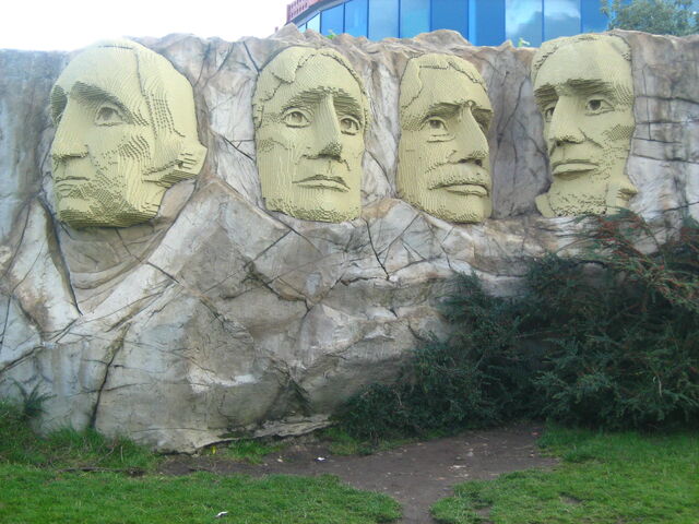 File:Rushmore miniland.jpg