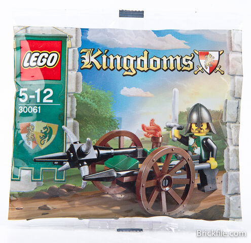 File:Lego-kingdoms-30061-attack-wagon-1.jpg