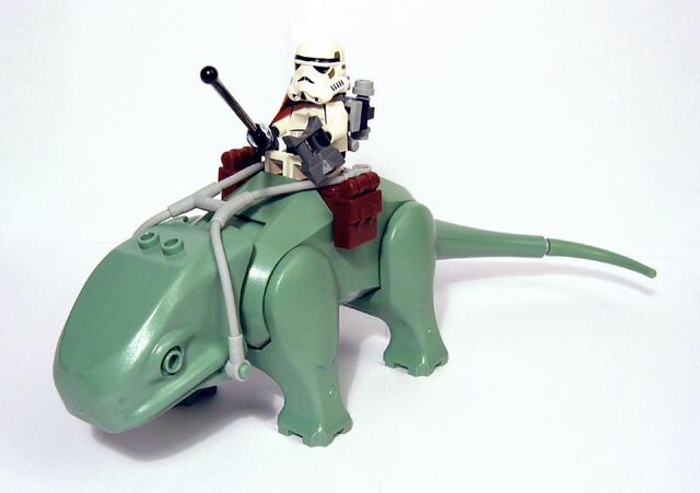 File:4501SandtrooperDewback.jpg