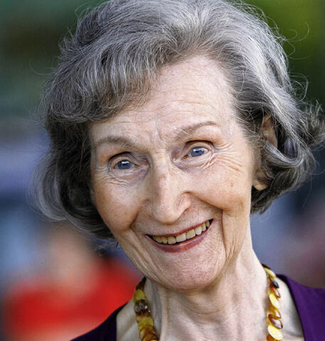 File:Zofia Posmysz.jpg