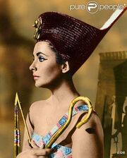 426564-cleopatre-avec-elizabeth-taylor-1963-637x0-2.jpg