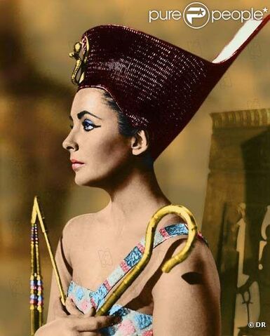 Fichier:426564-cleopatre-avec-elizabeth-taylor-1963-637x0-2.jpg