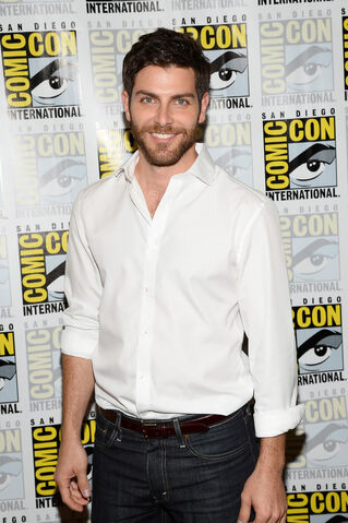 File:David+Giuntoli+NBC+Grimm+Press+Line+Comic+5W6e7b luVfx.jpg