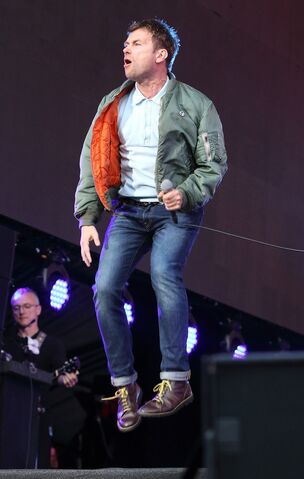 File:Blur-british-summer-time-2015-13.jpg
