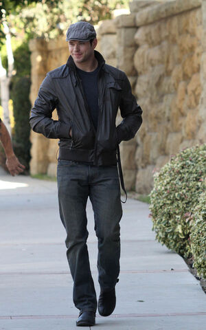 File:Kellan-lutz-levis-jeans-jtjt-3.jpg